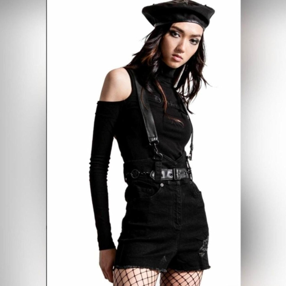 Killstar 𖤐 XS Rebel Heart Suspender Shorts